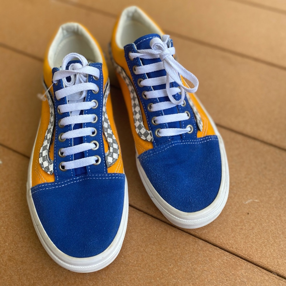 Vans - Picture 2 of 3